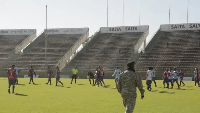 Un equipo de la Liga Salteña de Fútbol jugó contra presos del penal de Villa Las Rosas