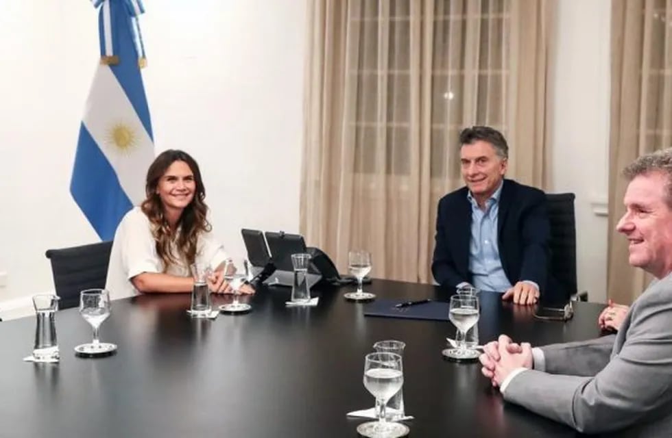 La panelista se reunió con el presidente Mauricio Macri después de los comicios provinciales. (@amaliagranata)