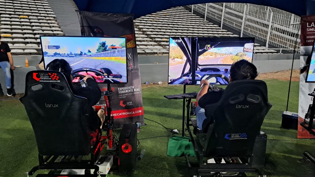 Los simuladores de F1 y rally en un evento eSports en Córdoba.