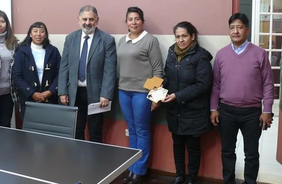 La jefa comunal humahuaqueña Karina Paniagua y miembros de su gabinete visitaron al intendente de San Salvador de Jujuy, Raúl Jorge, para invitarlo al homenaje al General Arias a realizarse en Humahuaca este jueves.