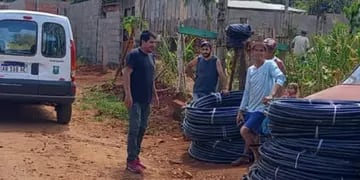 Unas 120 familias recibieron mangueras en Puerto Iguazú
