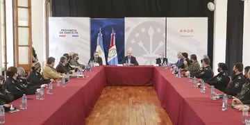 Reunión de Omar Perotti con fuerzas federales en Rosario