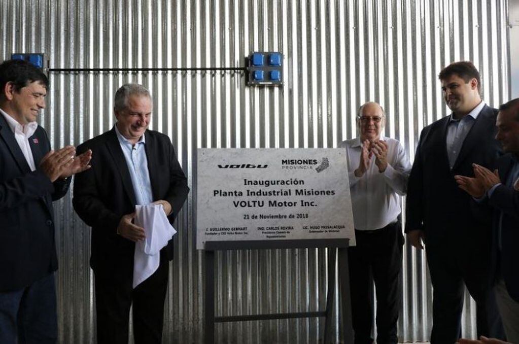 Passalacqua inauguró una fábrica de motos eléctricas. (Foto: Misiones Online)