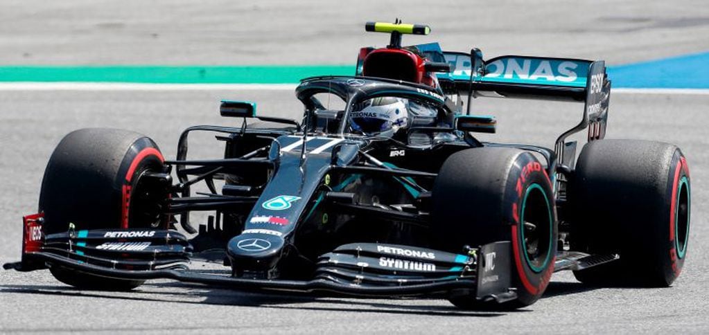 El sistema de dirección de doble eje (DAS) que utiliza Mercedes fue cuestionado por el equipo Red Bull. Sin embargo, la FIA lo reconfirmó como legal.