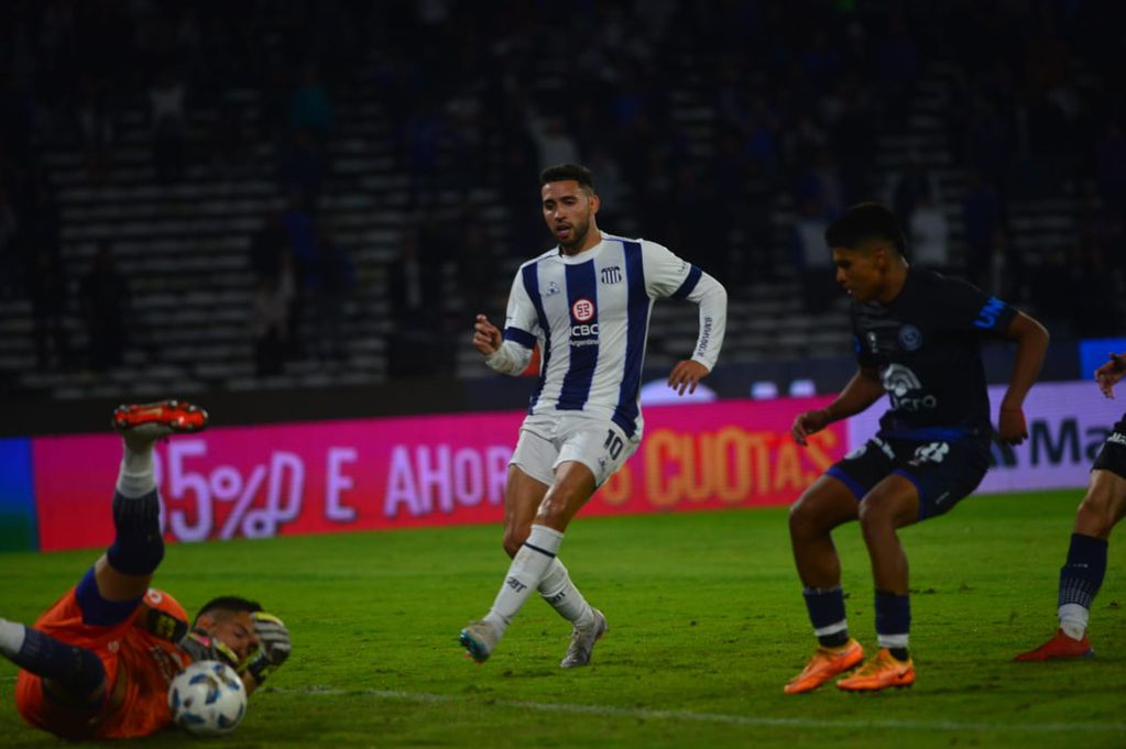 Talleres recibió a Independiente Rivadavia de Mendoza por la fecha 13 de la Zona A de la Copa de la Liga Profesional. El partido se jugó en el estadio Mario Alberto Kempes. (Nicolás Bravo / La Voz)