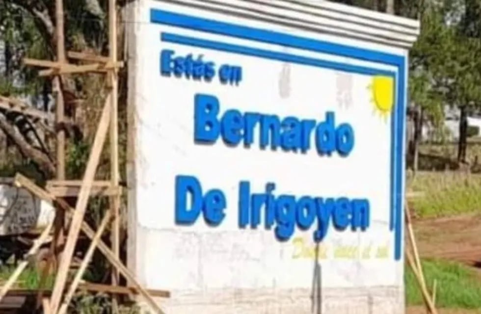 Bernardo de Irigoyen: el cartel de bienvenida a la ciudad fue derribado por la tormenta.