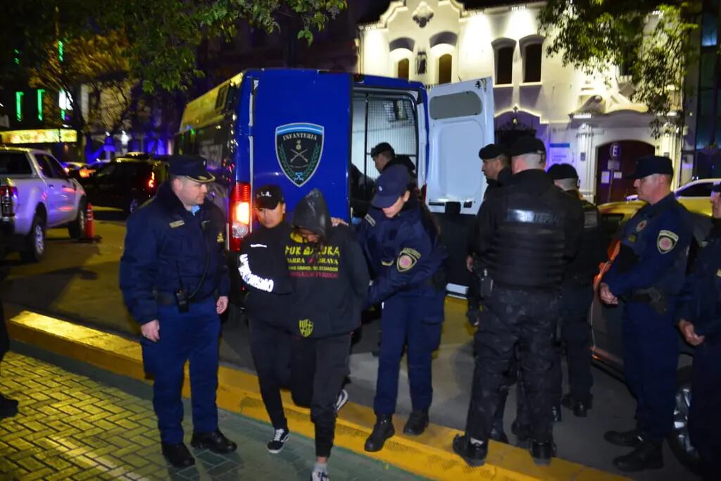 Detectaron en Córdoba a siete ecuatorianos y un brasileño ilegales, que viajaban como polizones.