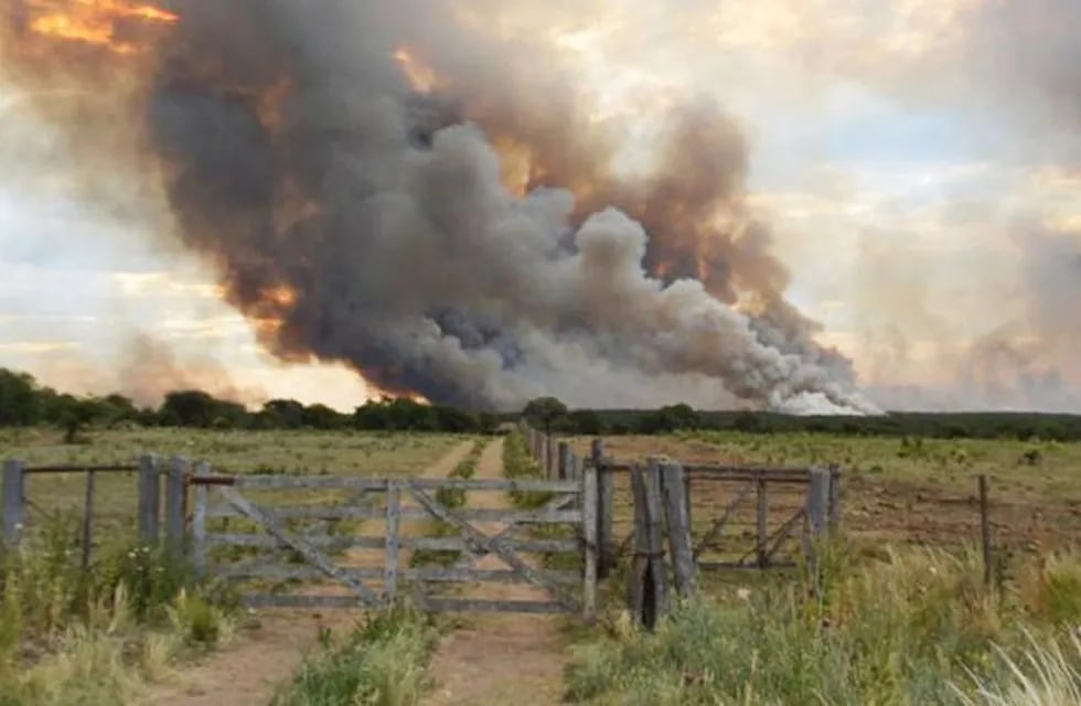 Incendio rural en La Pampa (Infohuella)