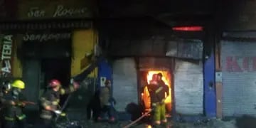 Feroz incendio en El Bajo.