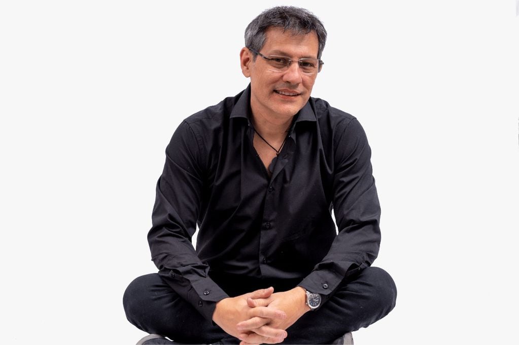 Gabriel Cartañá, el psicólogo que participa en el programa de Bendita TV y que fue denunciado por Nahir Galarza.