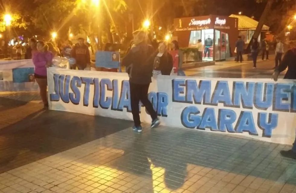 Marcha pidiendo justicia por Emanuel Garay
