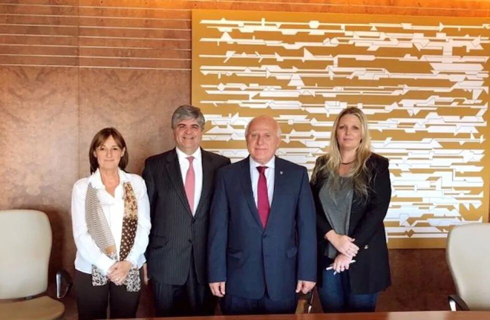Lifschitz se reunió este miércoles en Buenos Aires con el presidente del directorio de YPF.