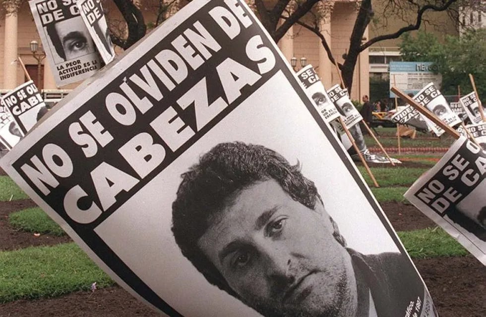 Acto por aniversario de la muerte de Cabezas.