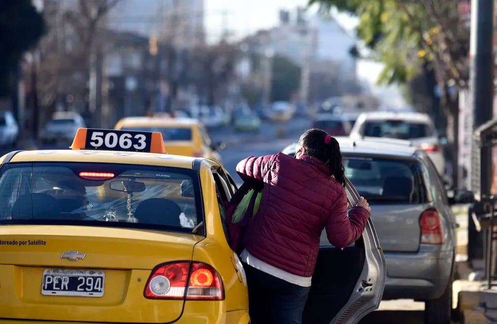 El secretario general del gremio de taxistas aseguró que con 2.000 chapas se generan entre 4.000 y 5.000 puestos de trabajo. (Ramiro Pereyra)