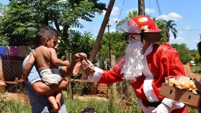 Bomberos Voluntarios lanzan una campaña para recaudar regalos navideños para los niños de San Pedro