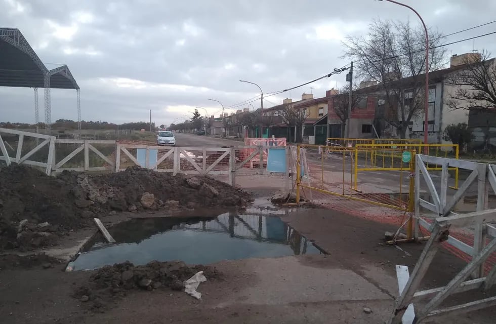 Por una pérdida de agua cortaron Paso y Río Dulce