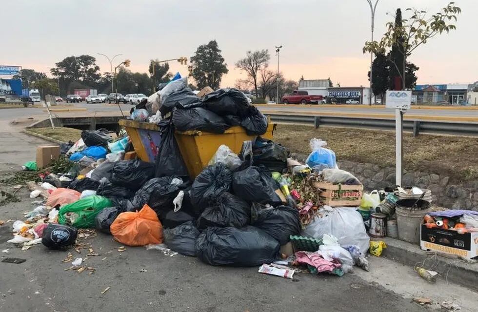 Basura acumulada en Jesus Maria (Gentileza Mas Radio)