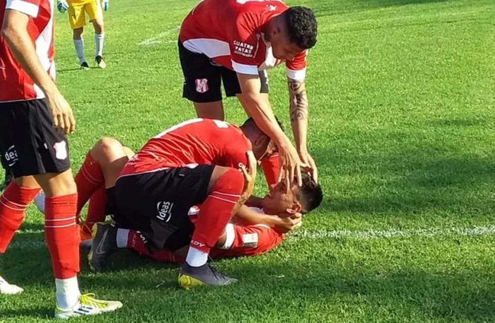 Nicolás Ovando convirtió dos goles en el debut en el Regional 2020