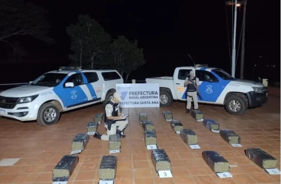 Santa Ana: Prefectura intercepta 200 kilos de marihuana en la frontera paraguaya.
