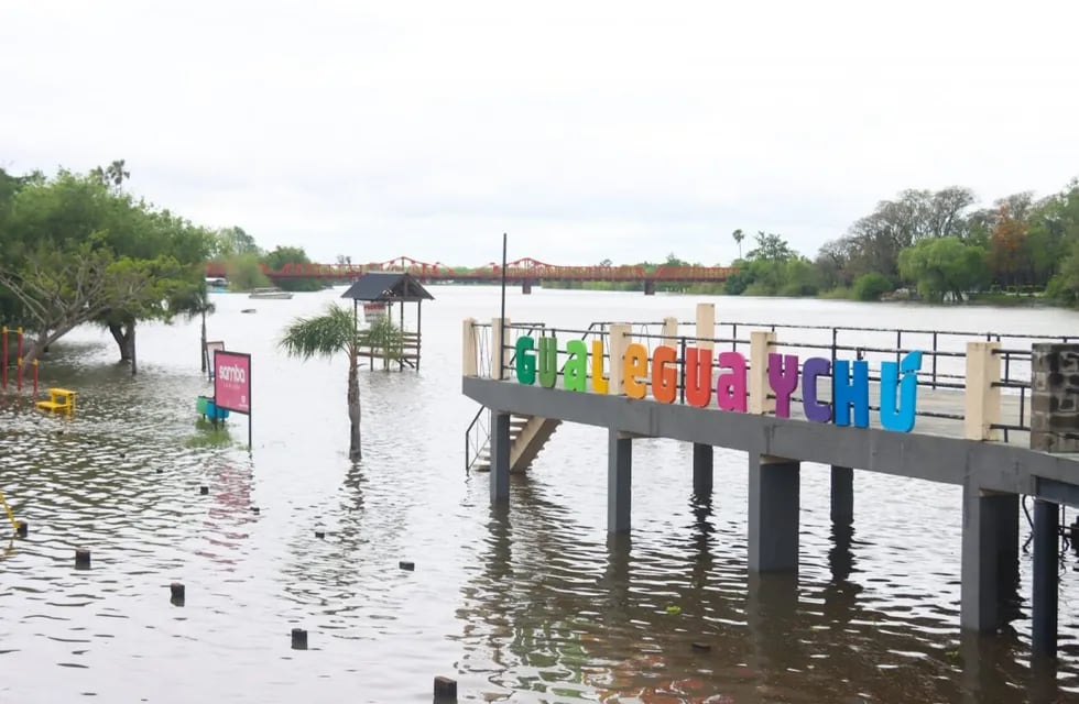 Inundaciones: desbordó el río Gualeguaychú y la ciudad tiene los primeros evacuados