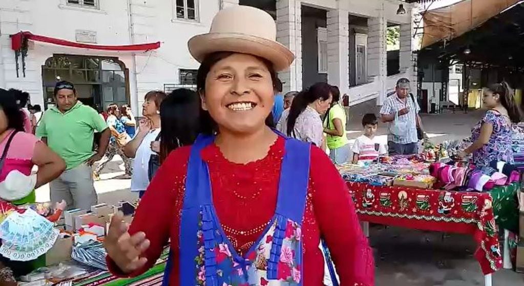 Mélany Huanca, presidenta de la Comunidad Boliviana “22 de Enero”, impulsora de la realización de la Feria de la Alasita en esta ciudad.