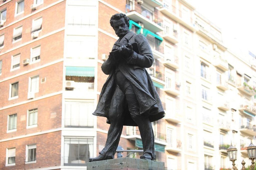 La Plazoleta Blas Parera, en Recoleta, homenajea al autor de la música del Himno Nacional (crédito: Germán García Adrasti).