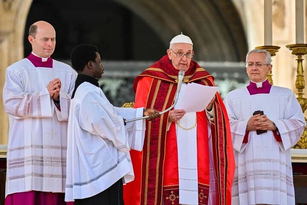 El Papa, durante el Angelus. (AFP)