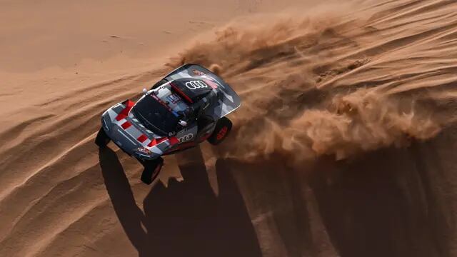 Peterhansel y su Audi, ganadores de la segunda etapa del Dakar 2024.