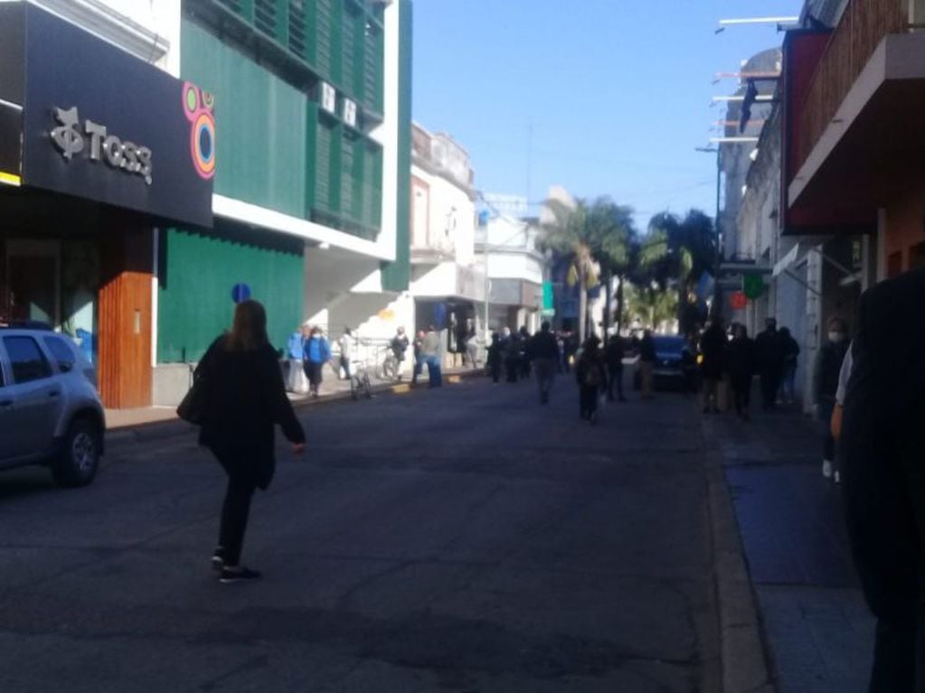 El 13 de mayo así se veían la calles céntricas de Gualeguaychú/ Vía Gualeguaychú