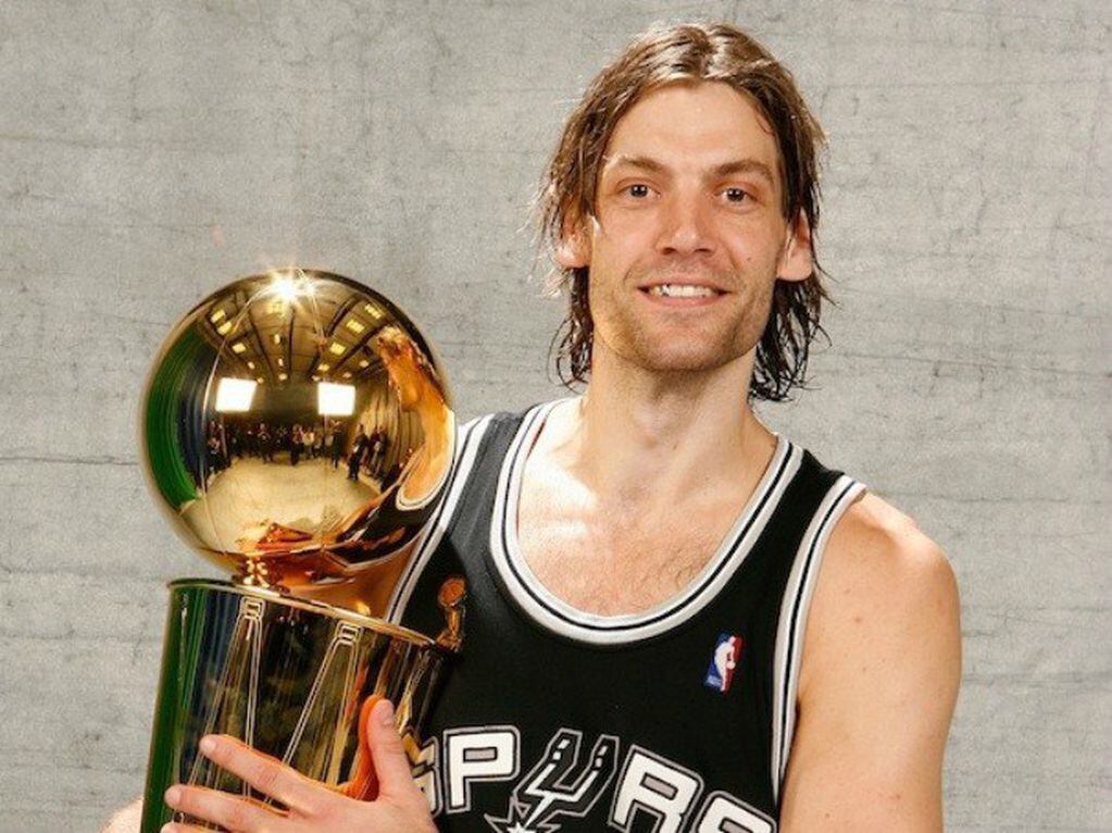 Oberto y su histórica consagración en la NBA con los Spurs.