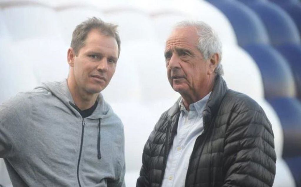 Jorge Brito y Rodolfo D'Onofrio quieren que la Superliga se reinicie como estaba previsto (Foto: Clarín)