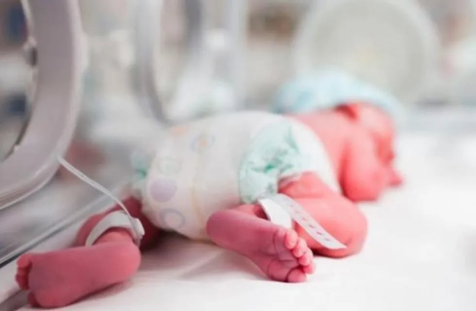 Una beba nació embarazada de su hermano gemelo en Colombia