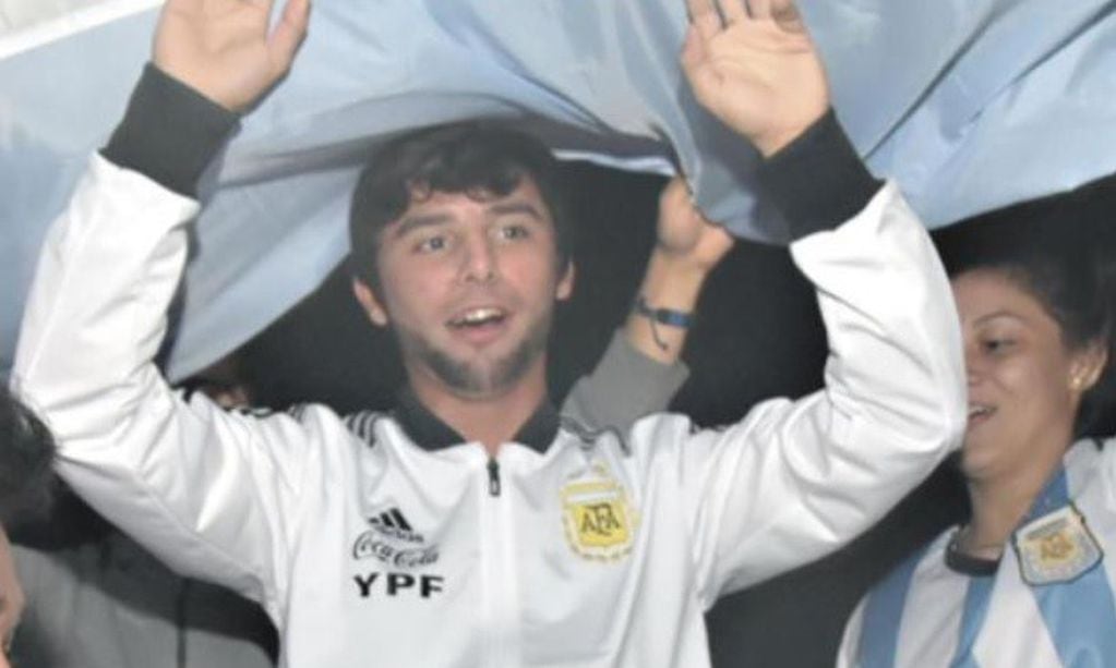 Luciano Vera, campeón sudamericano con la Selección Sub17, le dedicó el triiunfo "al cielo", en honor de Cristian Guzowski. (WEB)