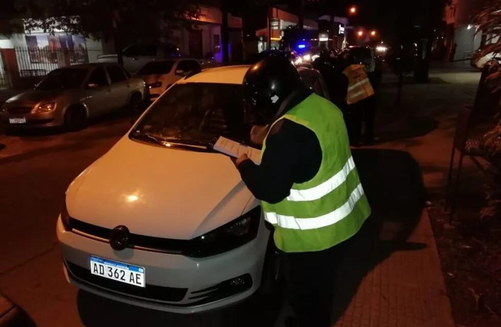 Policía Caminera realizando controles a conductores (Web).
