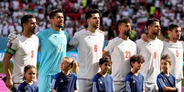Lo jugadores de Irán cantaron el himno en el segundo partido