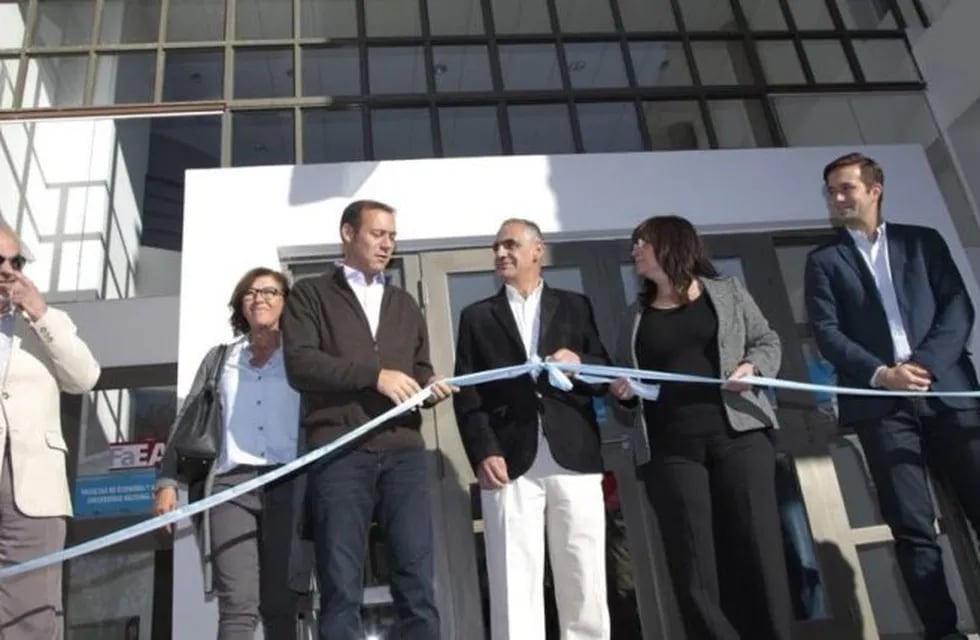 Inauguraron un nuevo edificio de la Facultad de Economía de la UNCo.