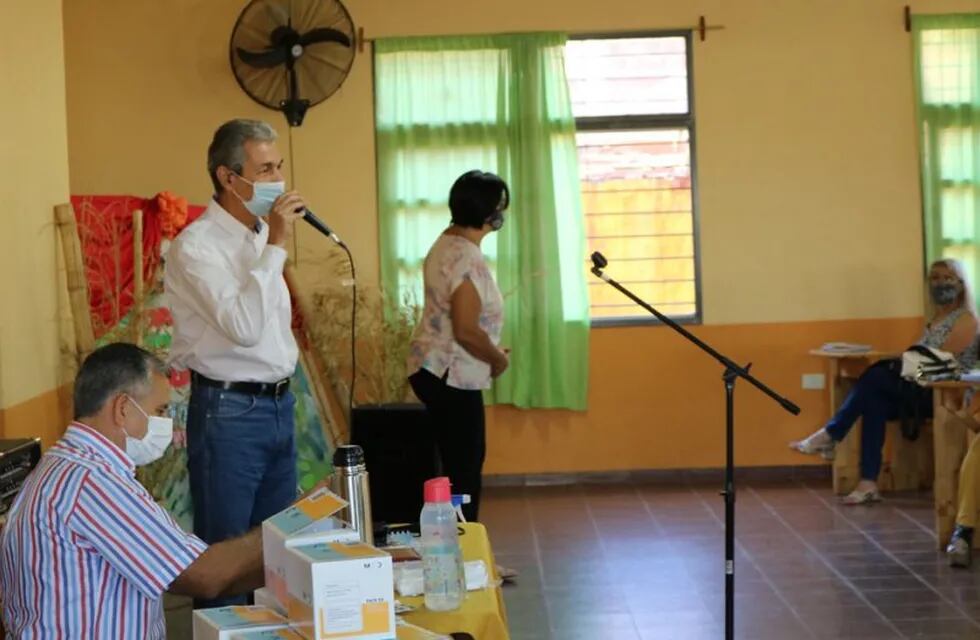 Estuvo dirigido por el presidente del Consejo General de Educación, Alberto Galarza y el intendente Dr. Carlos Fernández.