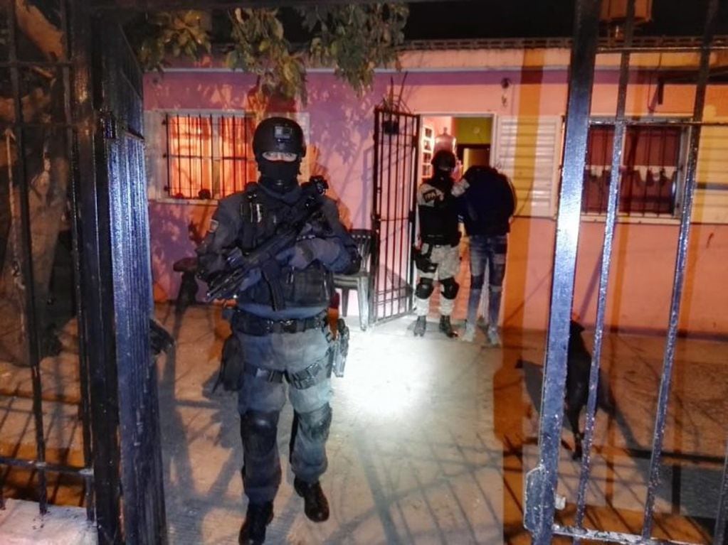 El operativo contra la banda de narcomenudeo se llevó a cabo en siete domicilios de la ciudad de Córdoba de la zona noroeste.