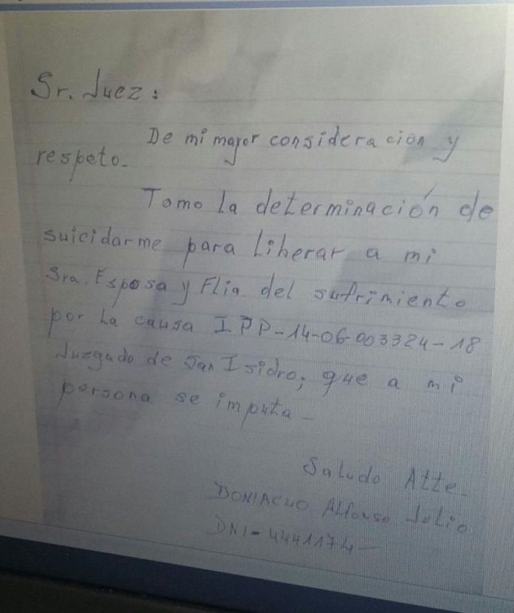 La nota de suiciodio de Alfonso Doniacuo (Foto: Crónica)