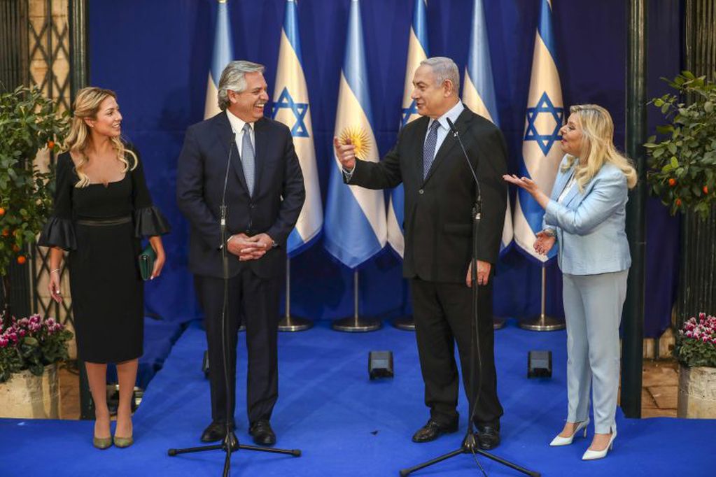Alberto Fernández junto a Benjamin Netanyahu (Foto: Oded Balilty/AFP)