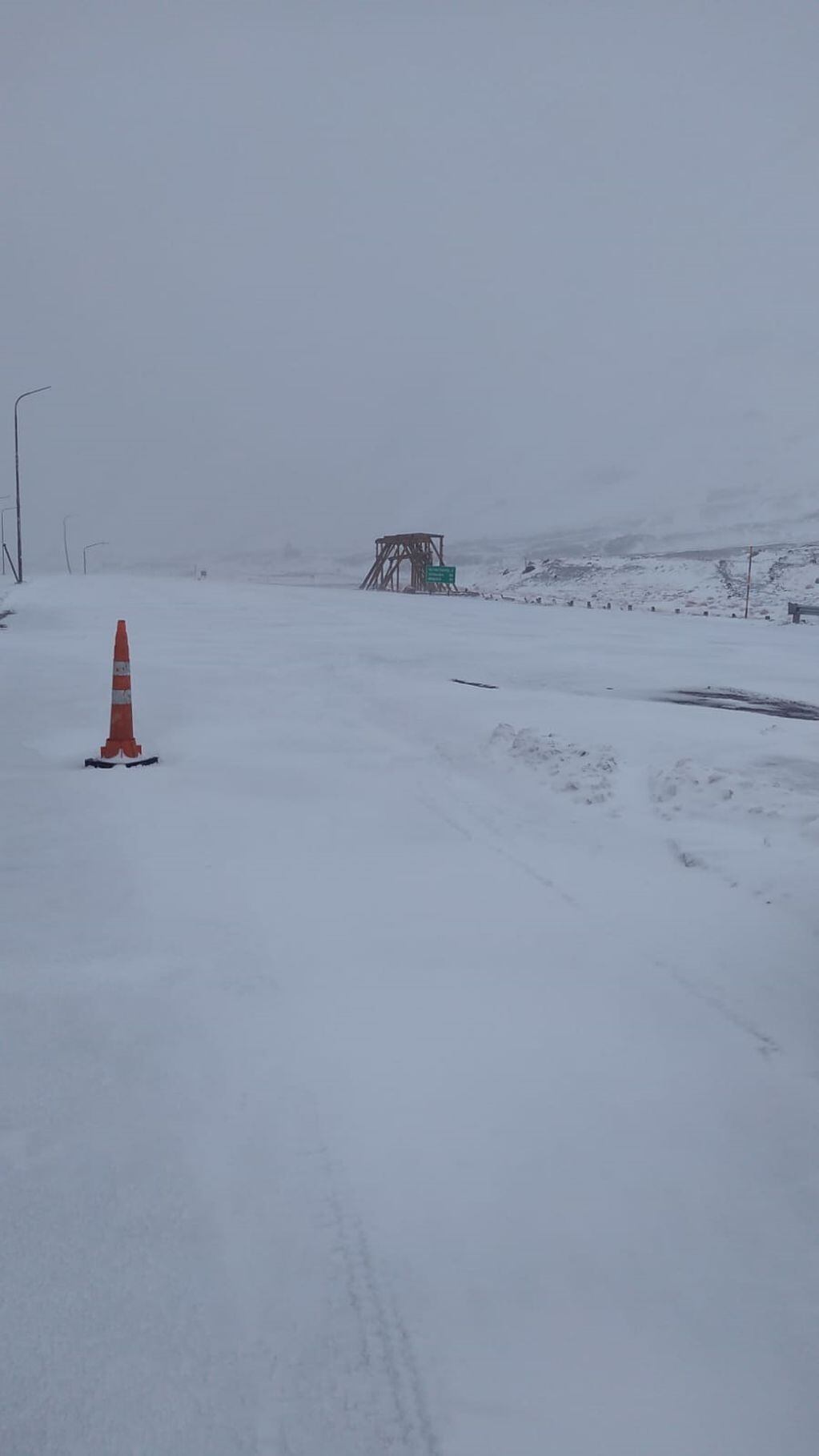 Fuertes nevadas en Alta Montaña.//Gentileza de Osvaldo Valle, de Gendarmería Nacional