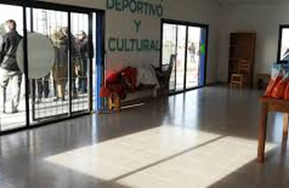 Interior del Playón Deportivo Barrio Laura