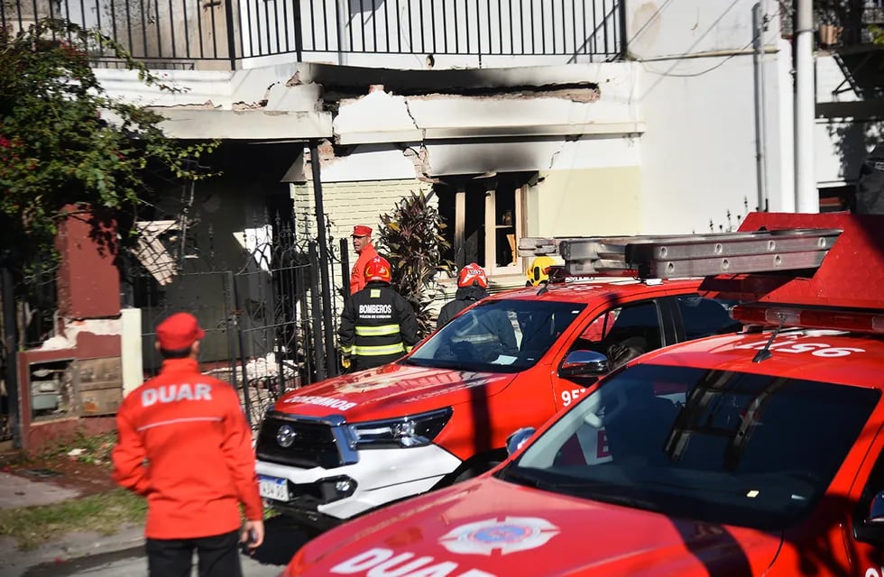 Explosión en una casa de barrio San Vicente. (Pedro Castillo / La Voz)
