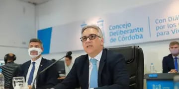 Martín Llaryora en Concejo Deliberante.