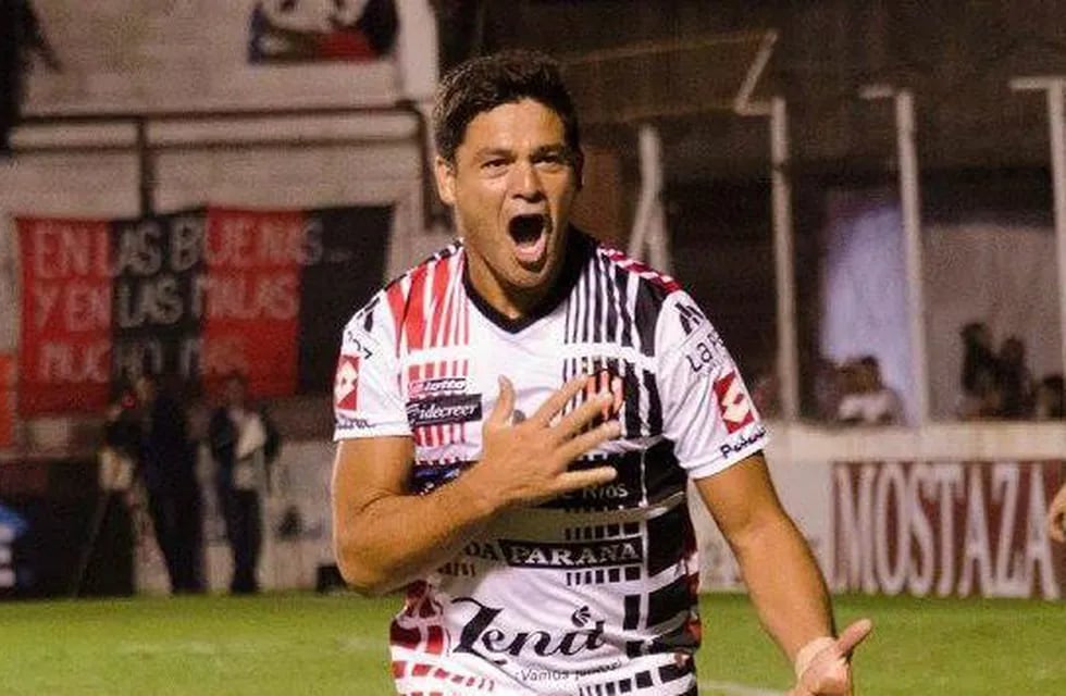 El Tanito Alejandro Gagliardi, un volante con gol surgido en la Gloria.