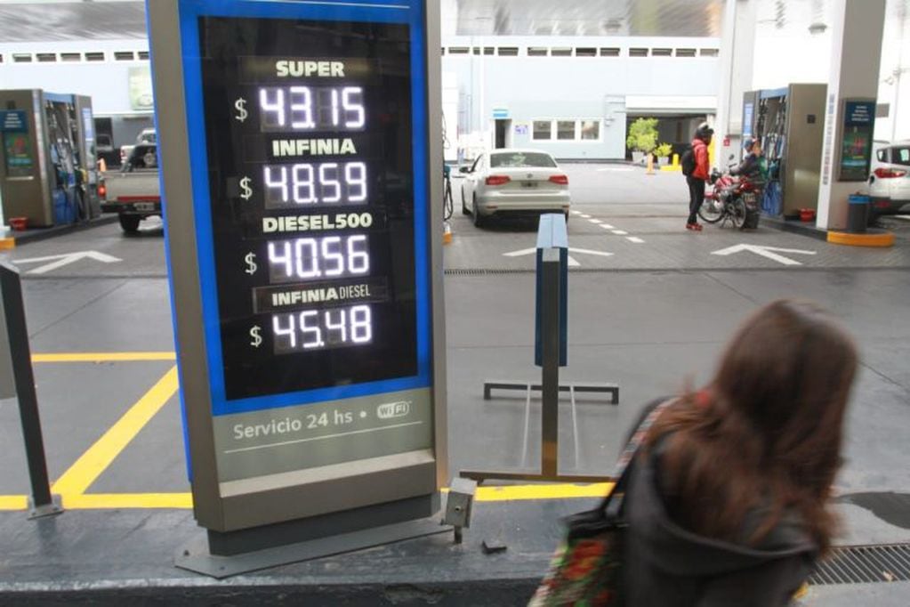 La estatal YPF dispuso un aumento en el precio de sus combustibles del 4% en promedio