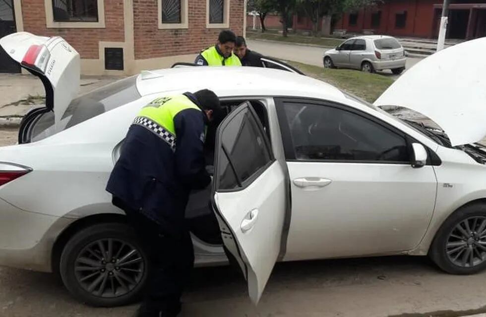 Logran recuperar un auto que había sido robado en Yerba Buena. (Secretaría de estado y Comunicación Pública)