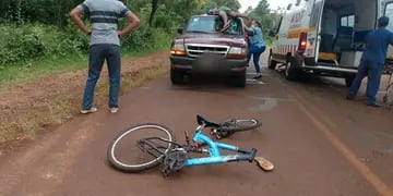 Ciclista de 16 años se fracturó el brazo tras chocar con una camioneta