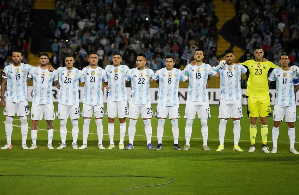La formación de la Selección Argentina contra Uruguay.