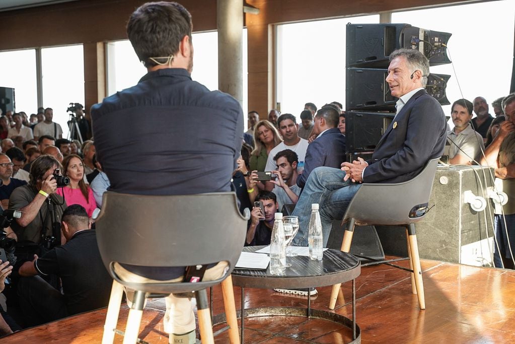 Mauricio Macri en la presentación de su libro en Mar del Plata.
